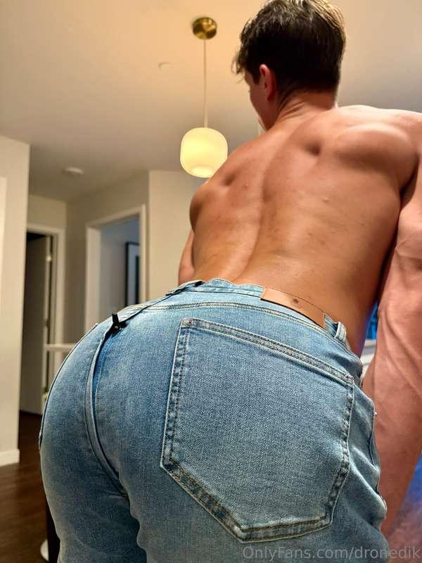 Perfect shorts to take a quick pounding in 😜😏😈 All you gotta..