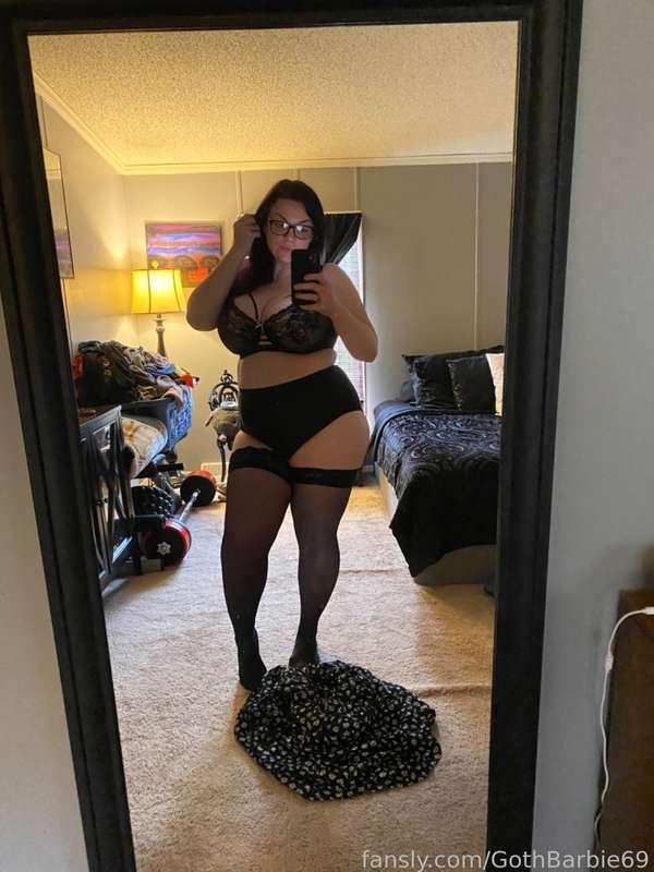 Good morning!!! Have you been naughty or nice this year? I know I’ve been a good girl 😈💋🎄 #pantyhose #nylons #thighhighs #bbw #pawg #thick #goth #milf #horny #goodgirl #naturaltits #naturalboobs #bigtits #bigboobs #tits #boobs #mommy #goodgirl #fuckme #mature #amateur #fyp