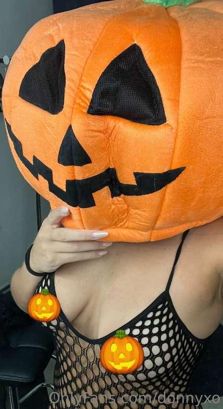 carve me up daddy 🎃 ask me for the uncensored version;)