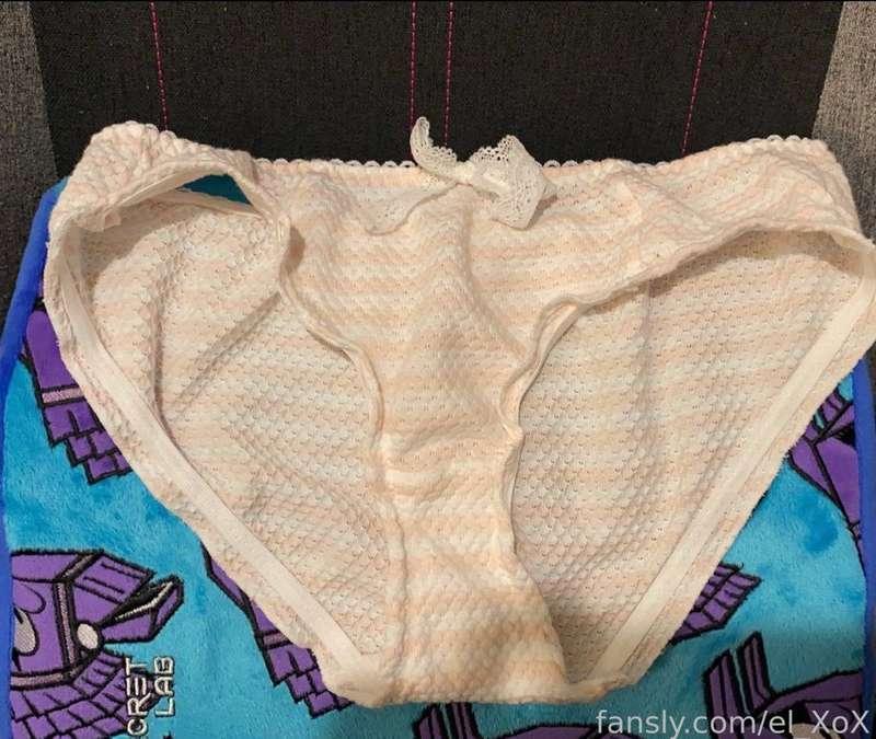 I cum on my IRL panties for daddy... my panties were soaking wet for you 👉👈 