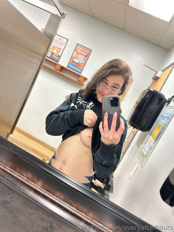 Damn, babe, wanna come warm me up (and suck my titties? 😛)🥶