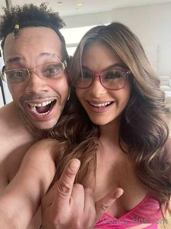 @thenicolearia