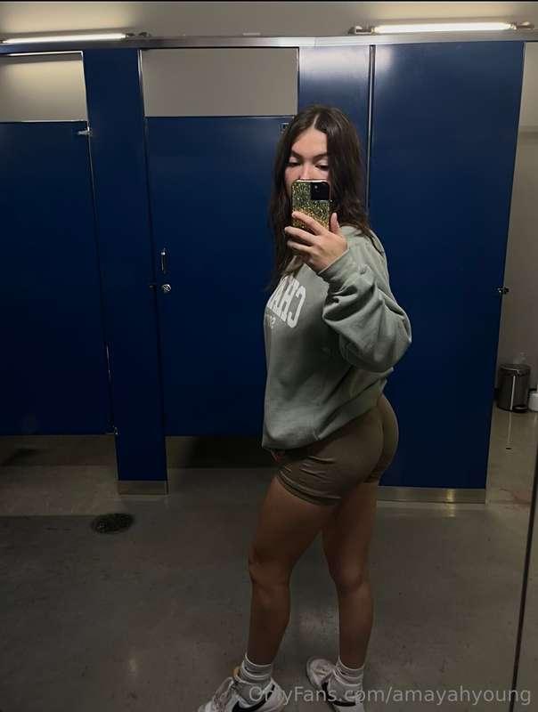 is this a nice place for fun?🙈 what you think? DM me😉