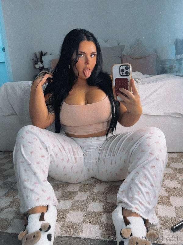is my pussy pink? yes it is hehe