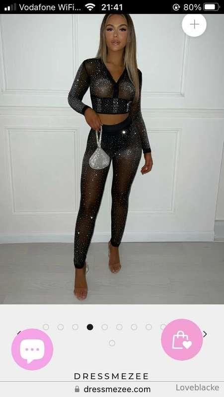 Hello! I need to buy this outfit!! I hope you can help! who ..