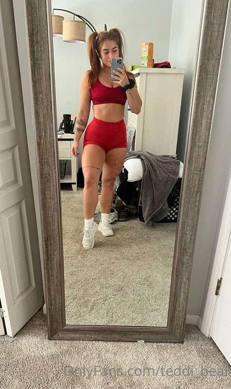 No filter, dirty mirror 🫣 
But the pigtails are on point rig..