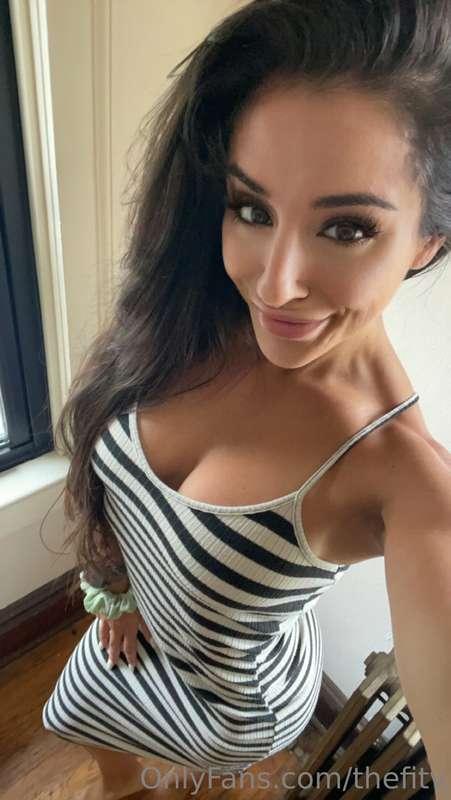 Happy Friday everyone! Don't forget to slide into my DMs thi..