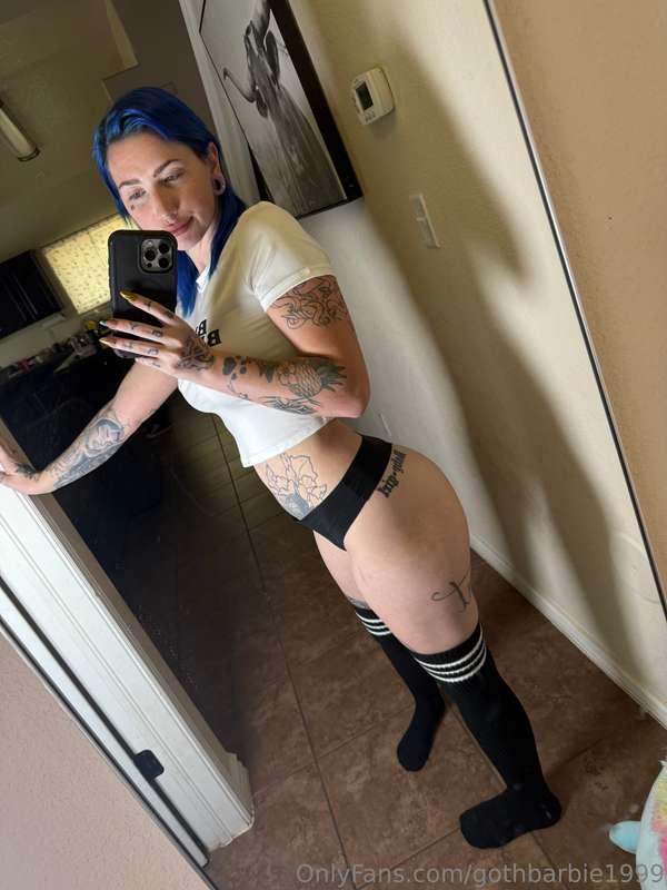 My vip page is 60% off rn 🥰🥰🥰Onlyfans.com/kadieann666
