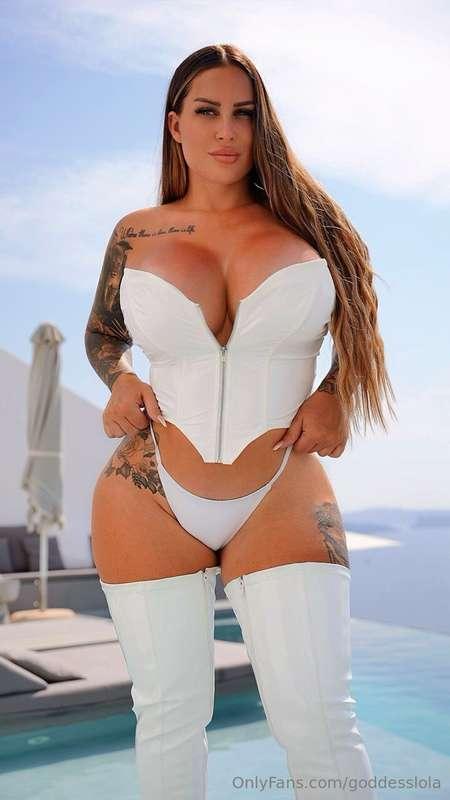 I’m built like this to break you and make you beg!