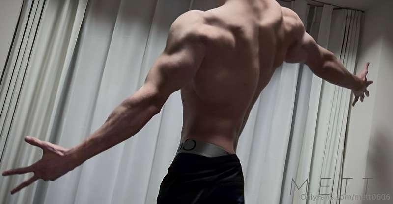 Back posing!
