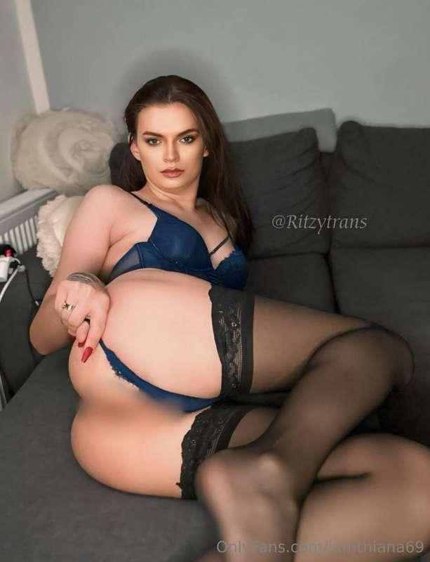 ## @ritzytrans 🏳️‍🌈🏳️‍⚧️ 𝒊𝒔 𝒂 𝒃𝒆𝒂𝒖𝒕𝒊𝒇𝒖𝒍 𝑻𝒔 𝒒𝒖𝒆𝒆𝒏 𝒘𝒊𝒕𝒉 𝒉𝒊𝒈𝒉 𝒔..