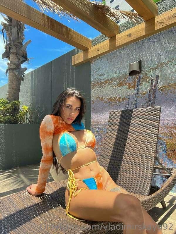 I love the bright warm warming sun😎, I can feel her licking ..
