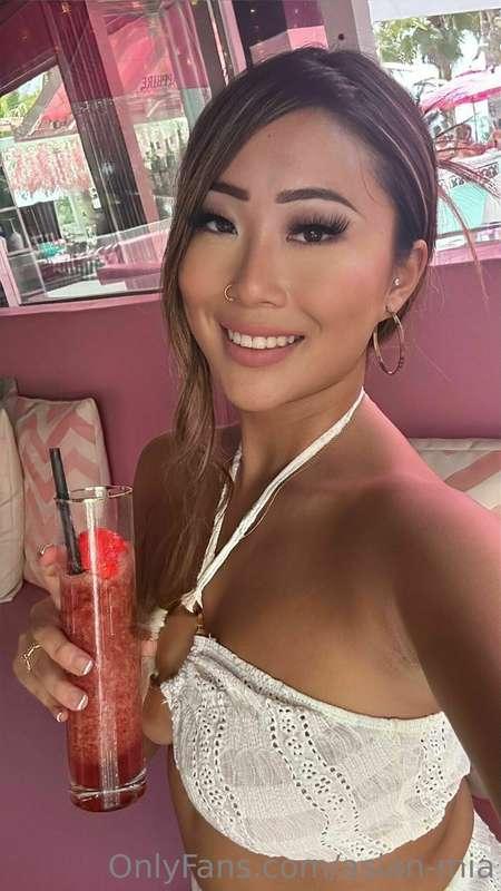 live life in a bikini.. want some drinks with me? 😍
