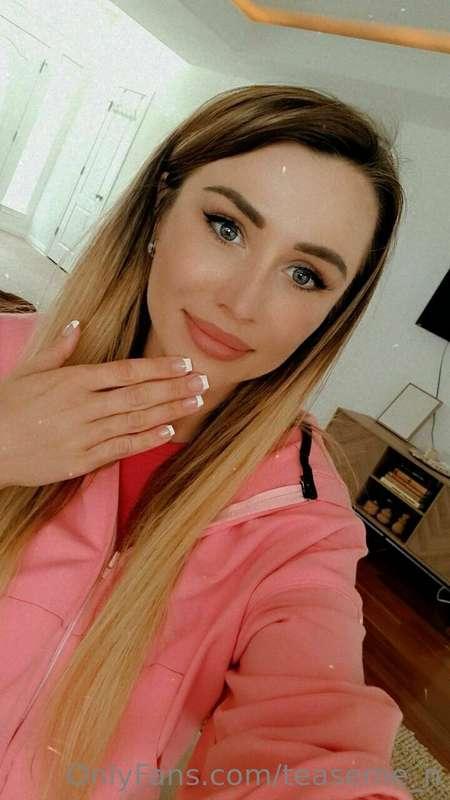 Thank you guys for my pedicure/manicure 😍💅