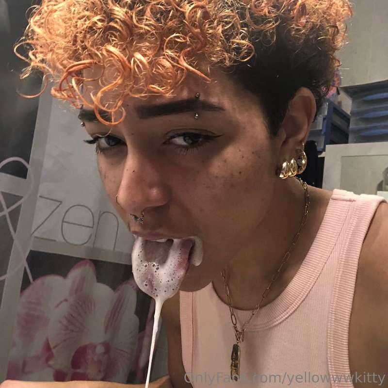 Oups~ c’est de la que vient la fameuse tâche sur mon t-shirt..