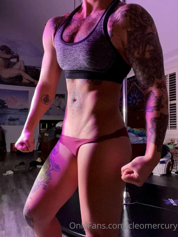 check out my pump from an intense aerial training session 💪🏼..