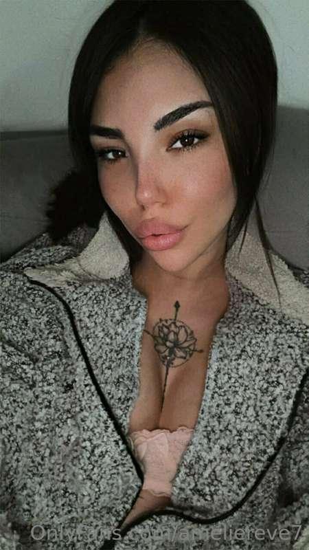 ¡Estoy abierta para una buena polla dura, amor! Enséñame la ..