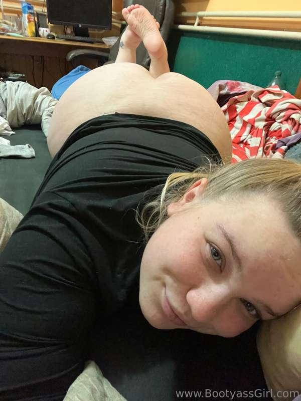bootyassgirl image #1