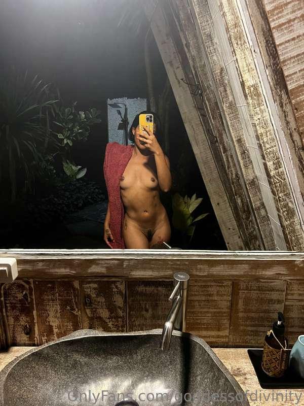 First outdoor shower in Bali 🇮🇩