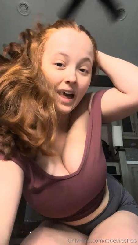 Messy hair don’t care. I’m beautiful. 💅