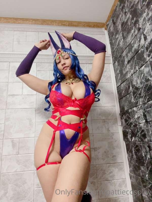 I made a lingerie version of Queen of Sheba, these are some ..