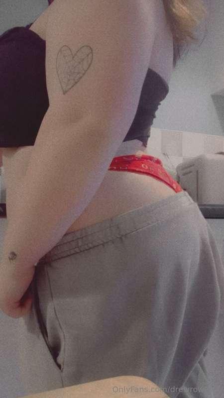 You know you want to go and sub to my VIP page for all the u..