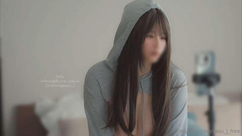 Who is this cute girl ??♡♡