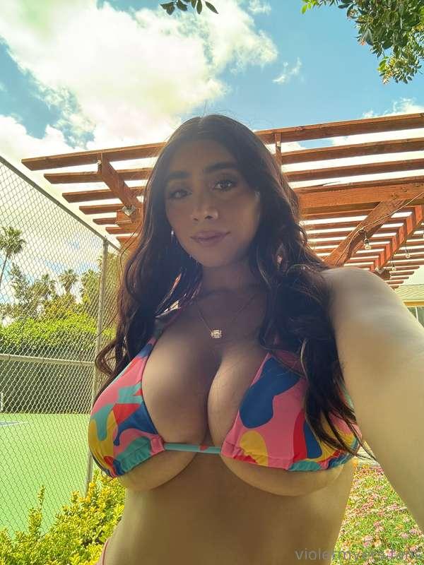 Happy titty tuesday 😋