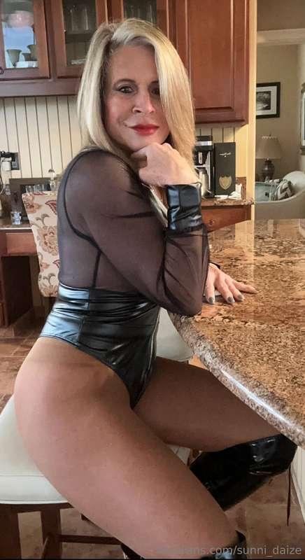 It’s the weekend and guess what I am in the mood for….sittin..