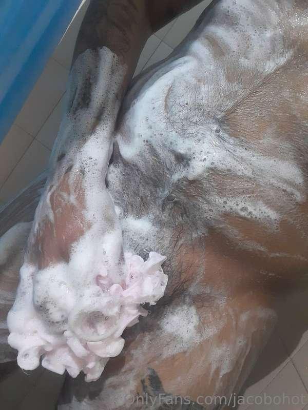 I want you to be passing the soap all over my body 😏🔥