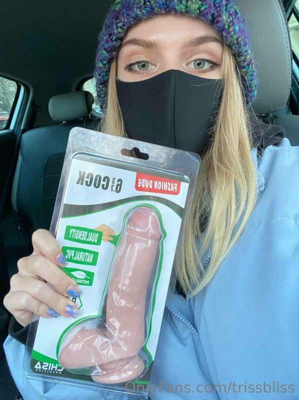 I bought a new dildo today, can we try it out today? 🥵😈