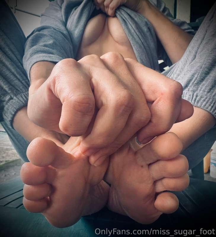 Cum on over baby👣