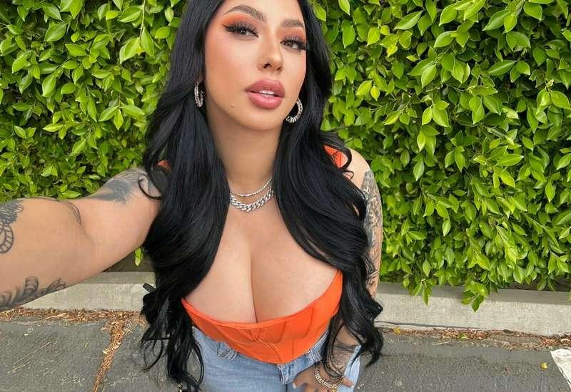 hiiii🖤