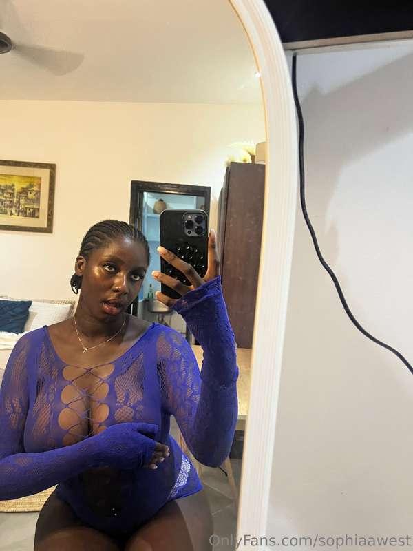 sophiaawest image #0