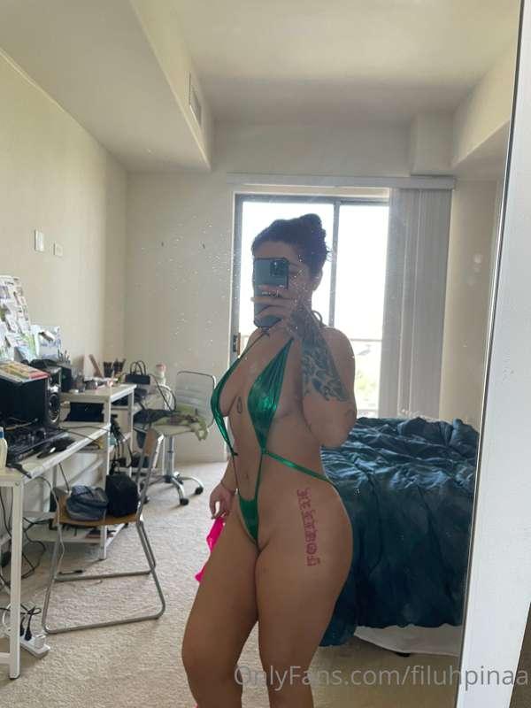 Who wanna buy me more of these bikinis I’m obsessed
