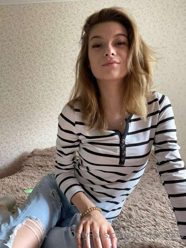 Very 🥰 sweet🥰 outside and very hot 🔥 inside🔥
Want to get to ..