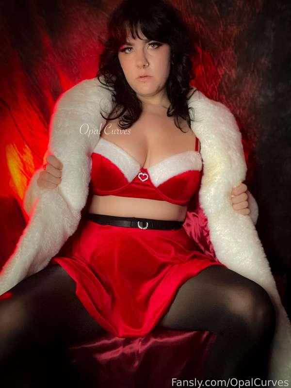 Unwrap some magic this Christmas… and don’t just stop at the gifts. 😌  I’m the present you won’t want to leave under the tree. 🎁✨ Let’s make this Christmas a little more merry and a whole lot more spicy. I’ve got a special video just for you, coming tomorrow! I hope you enjoy these photos in the meantime. 😘


#fyp #squirt #squirting #orgasm #hairy #armpits #pussy #fatpussy #tits #boobs #pierced #curvy #brunette #lingerie #fur #fetish #furfetish #tights #cute #altgirl #holiday #red