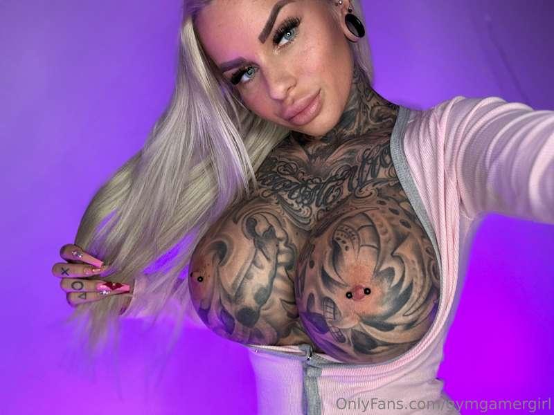 Big tatted tits 😈 ready for your cum💦