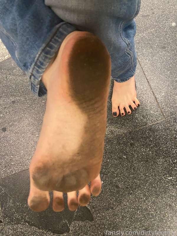 dirtyfeetlily image #0