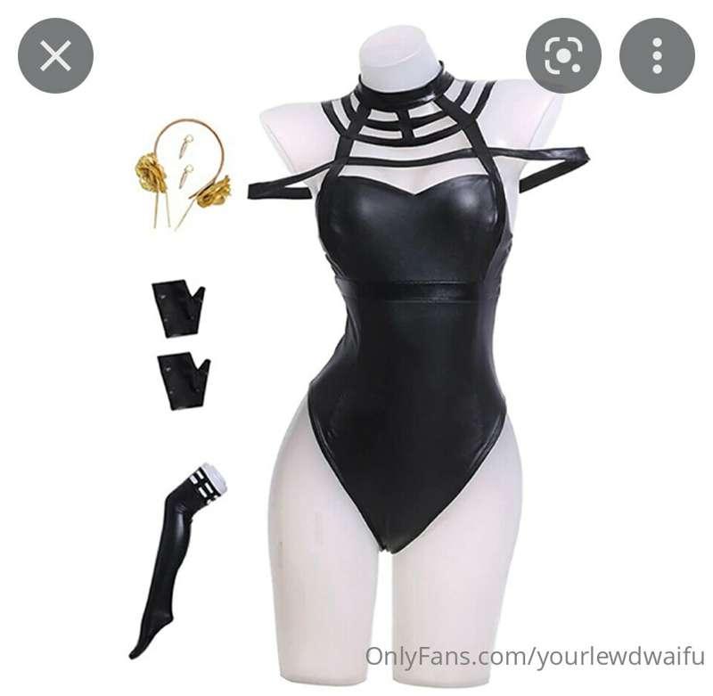 I’m heading off to sac anime in September! Help me choose wh..