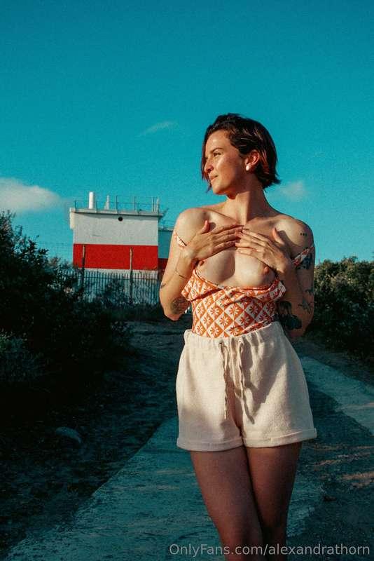 🗼🌊💨🌞🦑🐚All our content no paywall ---> https://onlyfans.com/m..