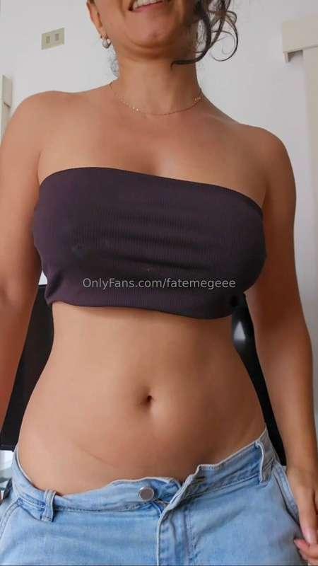 watch me vibe and dance in the living room to arabic songs i..