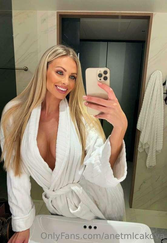 hey honey  🛁😈 I’m waiting in DMs to have fun