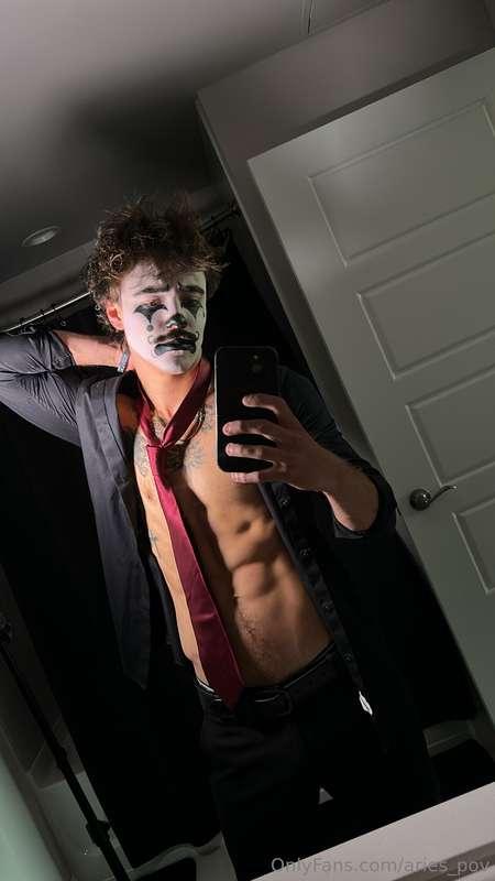 Look, don’t touch… unless I say so 😈