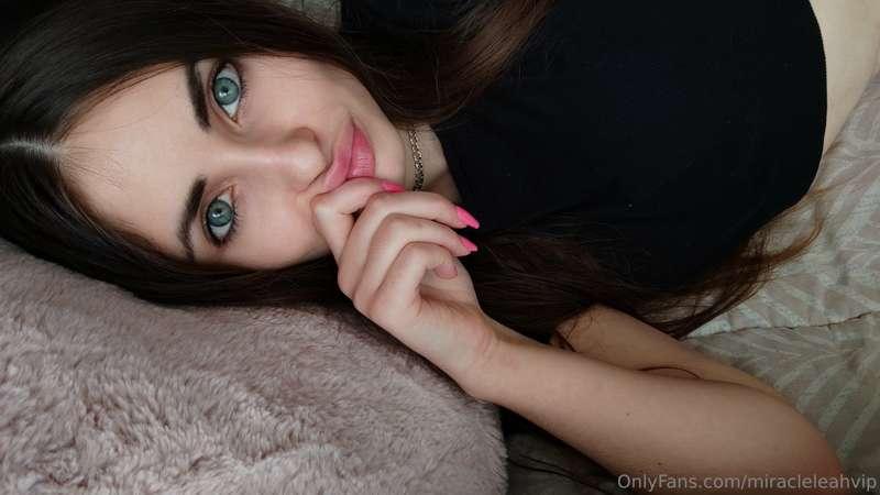 Look deep into my eyes when you cum for me 😉💦💦