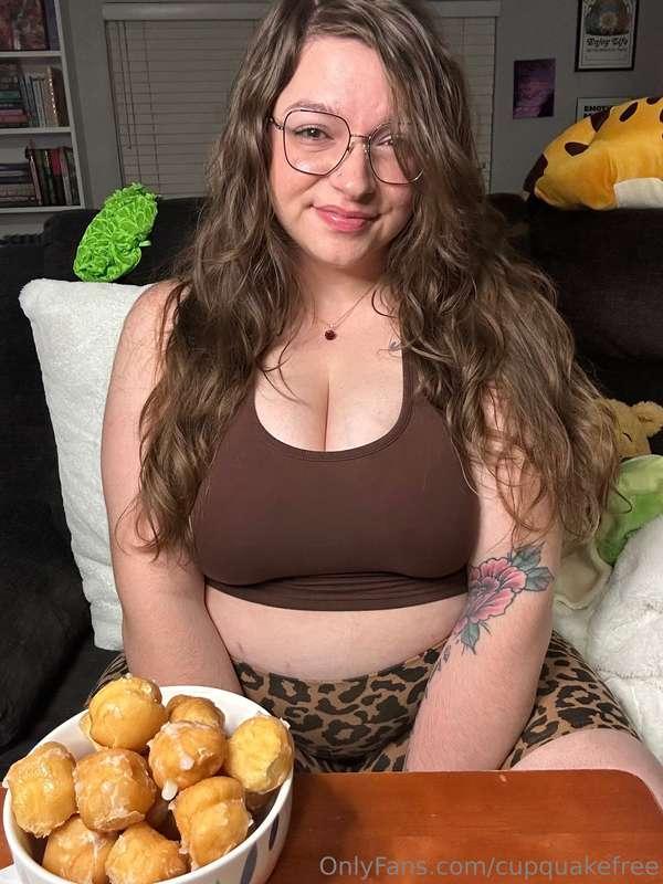 How many donut holes do you think I can eat? (; 10 minute vi..