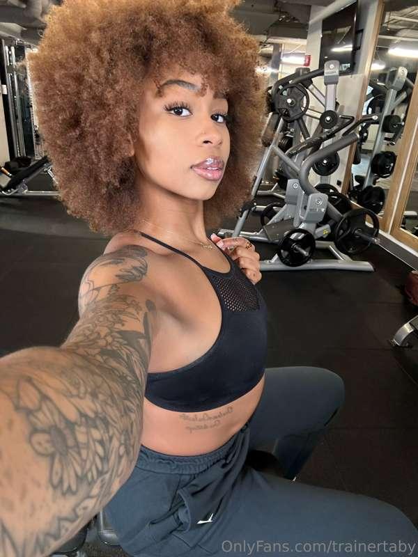 Quick selfie between sets🥰