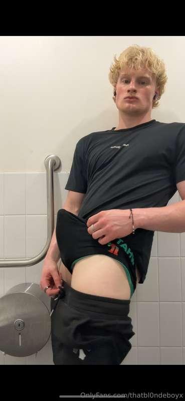 Itching to bust out x(Fundraiser for sex toys Xx)