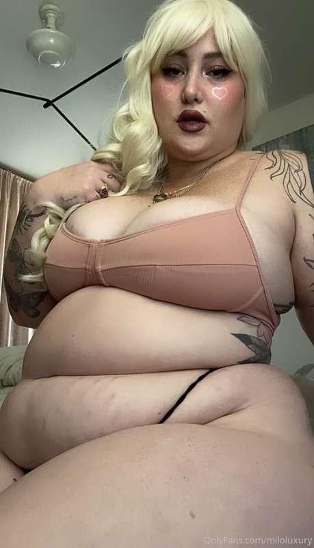 This ones for the belly lovers 🥰🥴🎂☁️