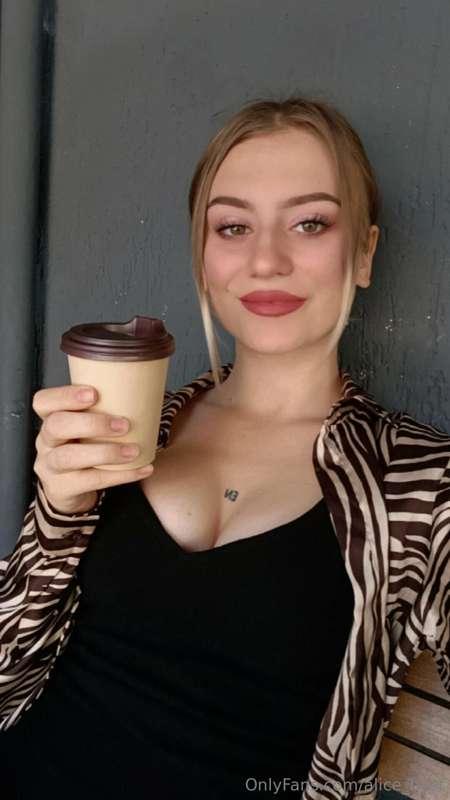 Coffee in a coffee shop☕️ can always make the day brighter. ..